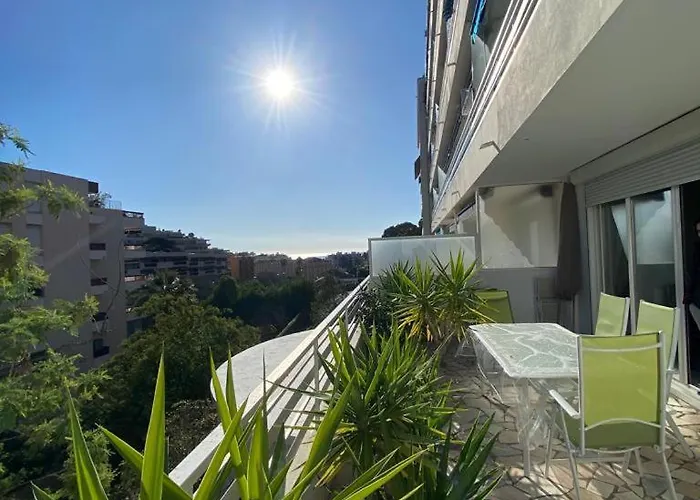 3 Pieces Avec Grande Terrasse Apartman *