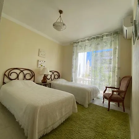 3 Pieces Avec Grande Terrasse *