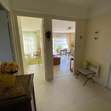 Apartament 3 Pieces Avec Grande Terrasse *